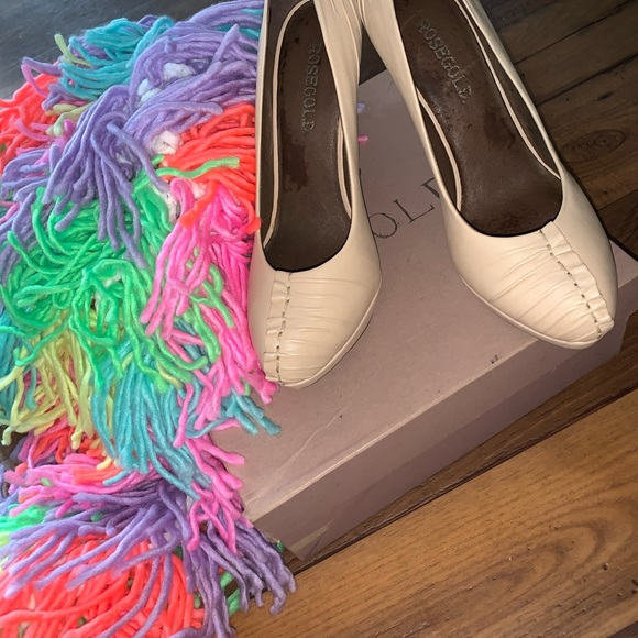 Heels - Picture 3 of 5